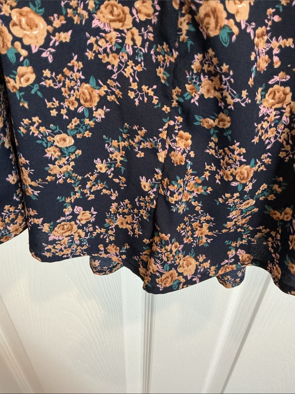 SHEIN Black Floral Short Sleeve Romper - Picture 3 of 6